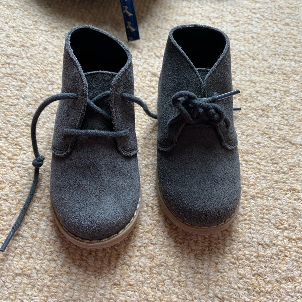 Grey boys boots